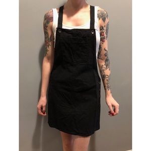 🖤 black denim overall dress by boohoo 🖤